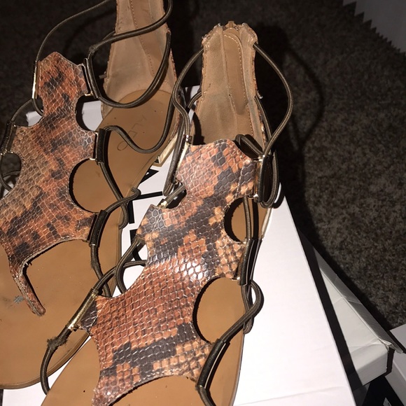 Sandals - Picture 2 of 3